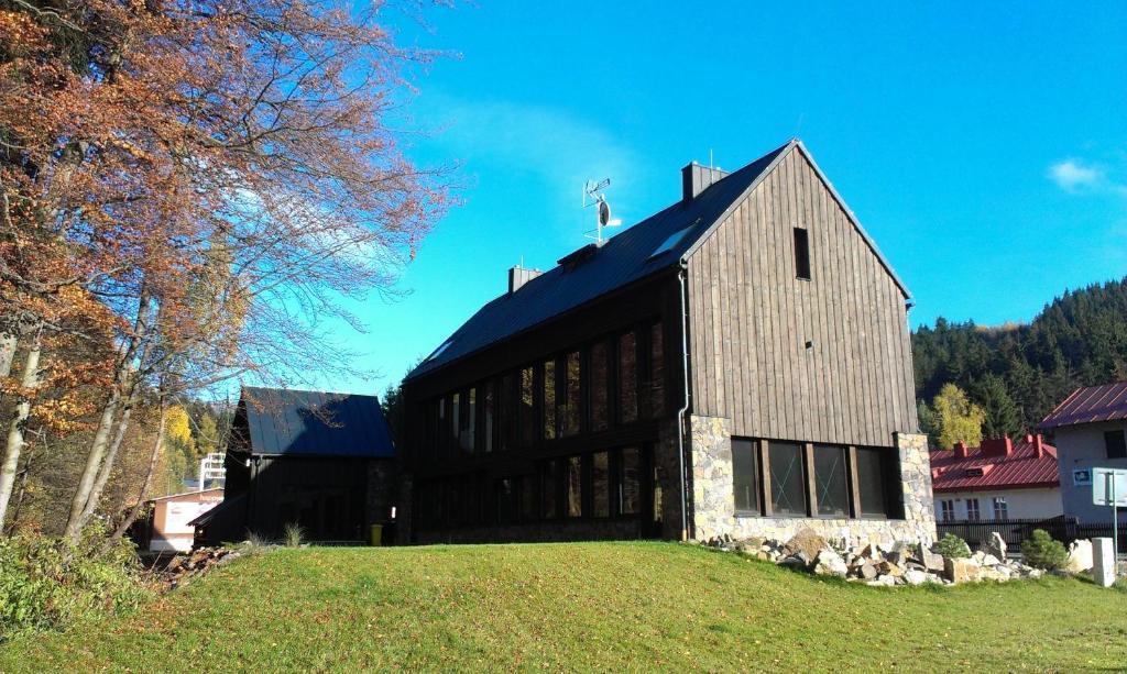الشقق الفندقية Špindlerŭv Mlýnفي  Krakonosova Dilna "Woodhaus" المظهر الخارجي الصورة